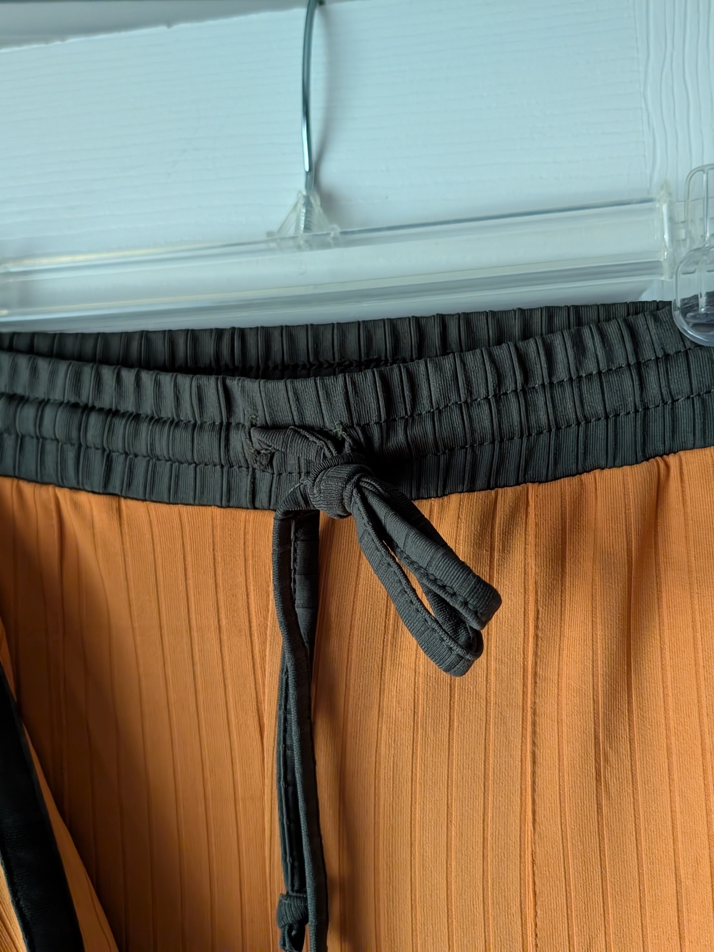 Hem & Thread Loung Set - Picture 14 of 16